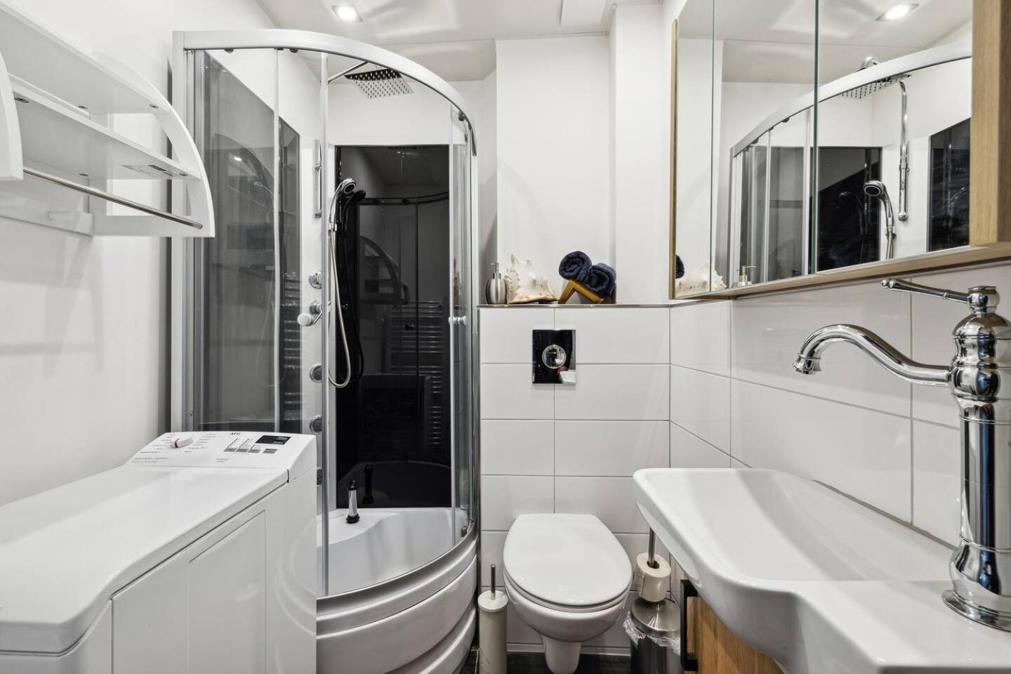 Kaiser-Wilhelms-Lodge With 90 Qm Wilhelmshaven Exterior foto